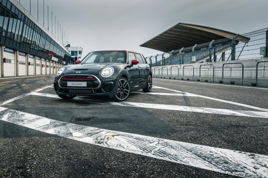  Mini John Cooper Works Clubman 2016 года  (WW) (фото 16 из 102)